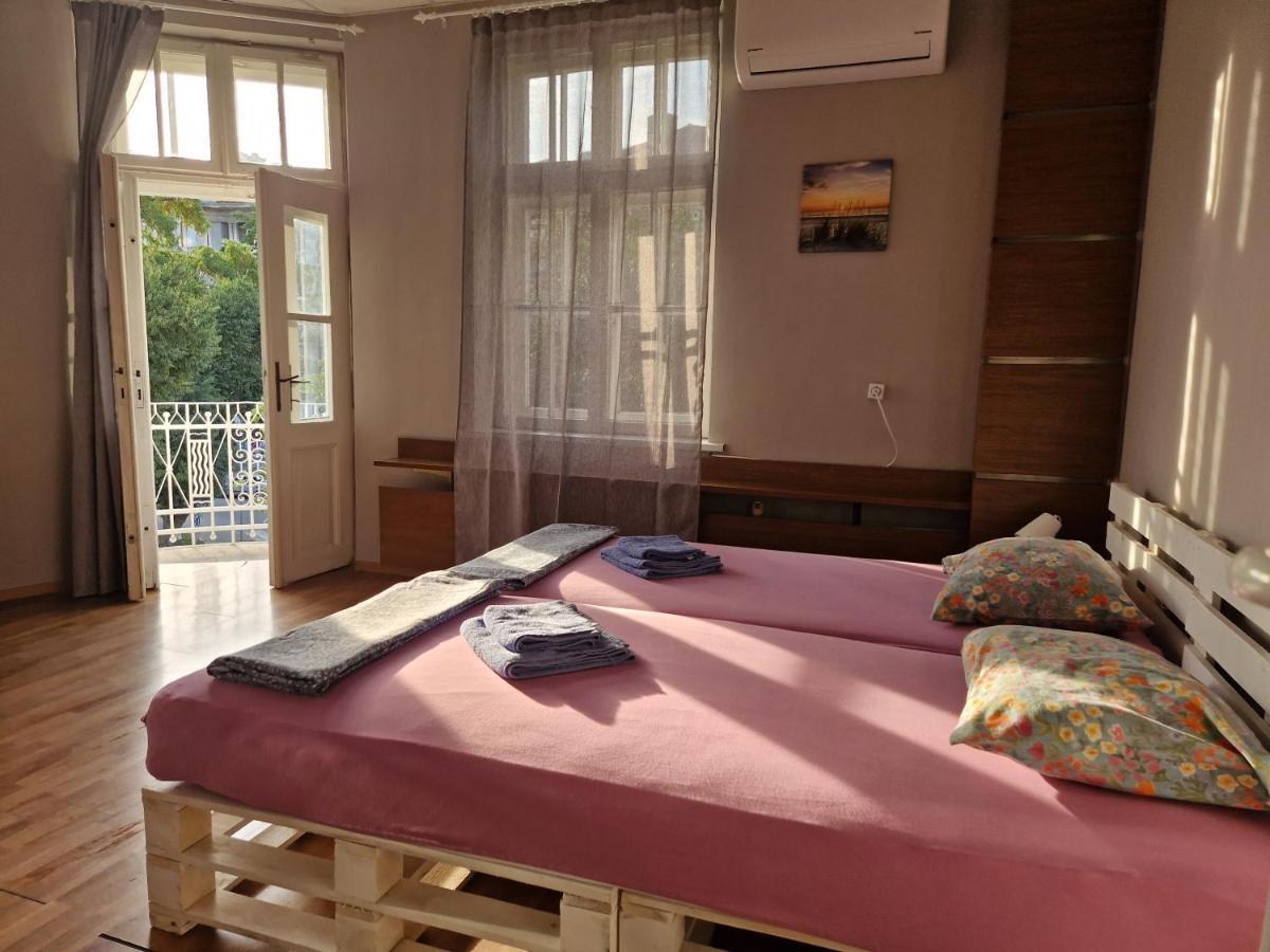 Lambo'S Corner Varna - Guest Rooms Kültér fotó