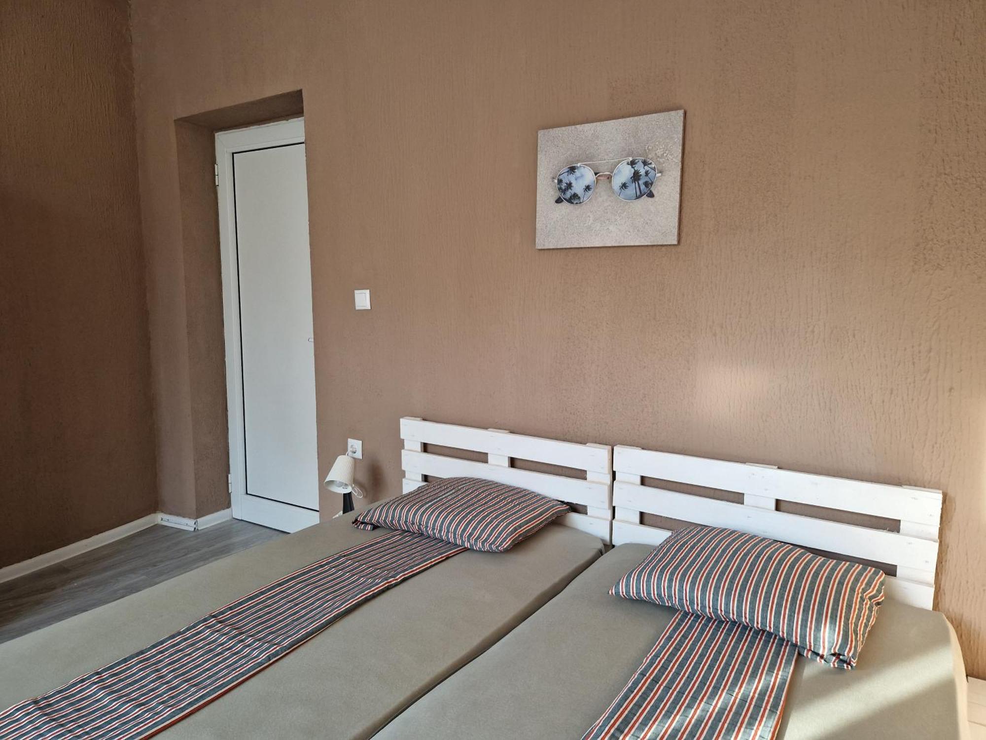 Lambo'S Corner Varna - Guest Rooms Kültér fotó
